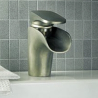 Latoscana Novello Single Handle Water Fall Lavatory Faucet 
