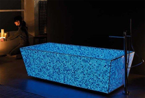Lucedentro Glow-in-the-dark Mosaic-Tiled Bathtub