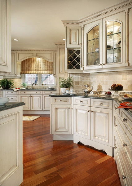 Traditional Kitchen with Neutral Cabinets